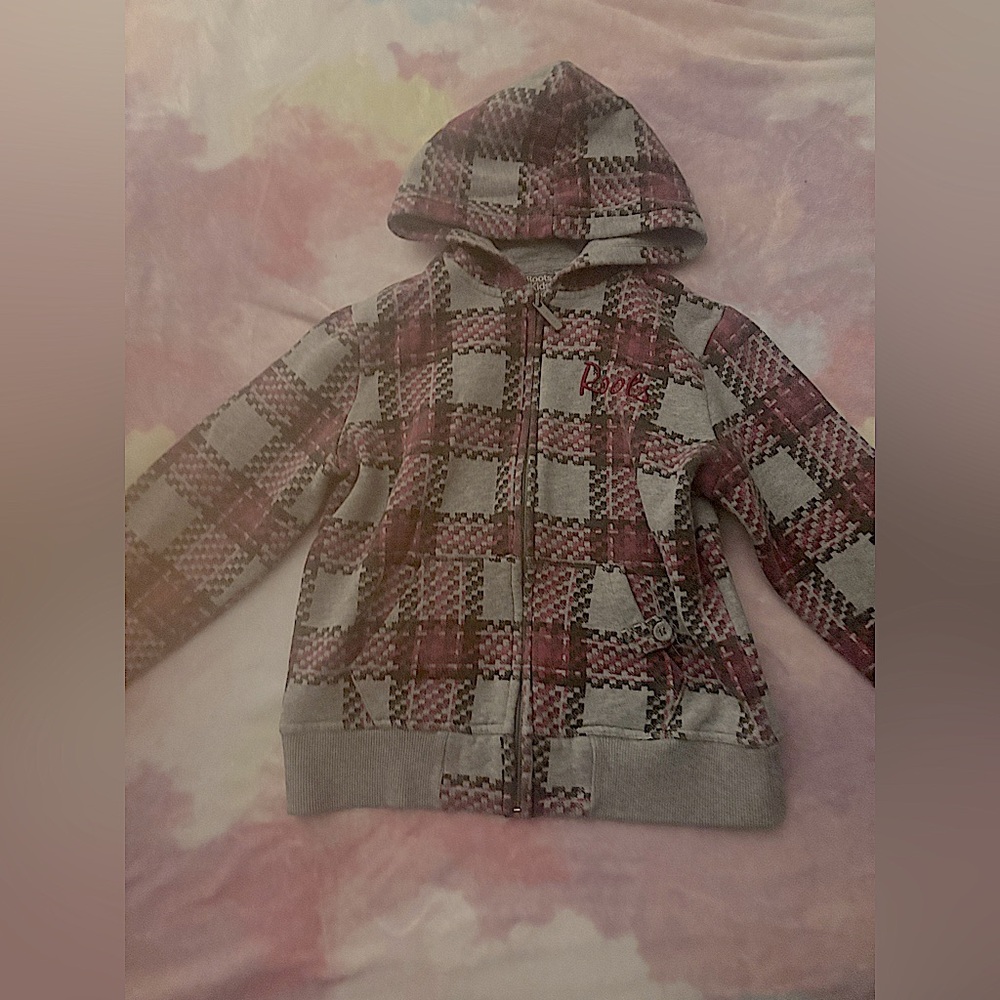 FREE SHIPPING roots sweater